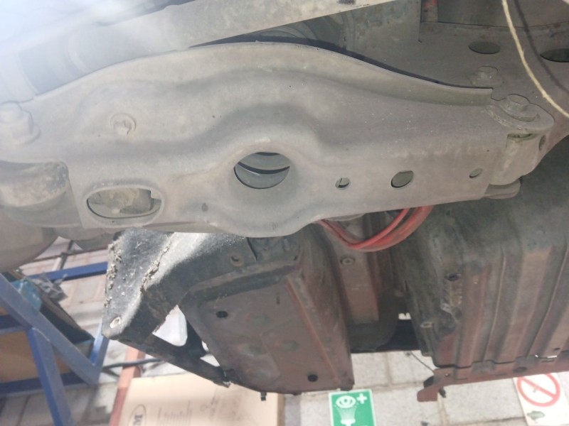 Recambio de brazo suspension inferior trasero derecho para bmw 3 (e90) 320 d referencia OEM IAM   