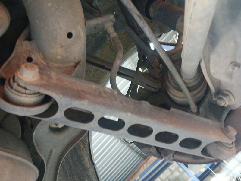 Recambio de brazo suspension inferior trasero derecho para bmw 3 (e90) 320 d referencia OEM IAM   