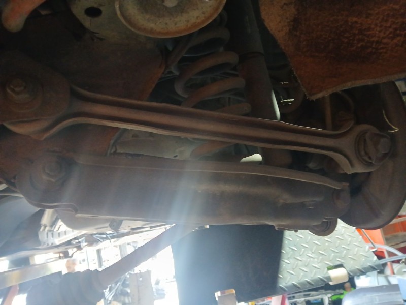 Recambio de brazo suspension inferior trasero derecho para bmw 3 (e90) 320 d referencia OEM IAM   