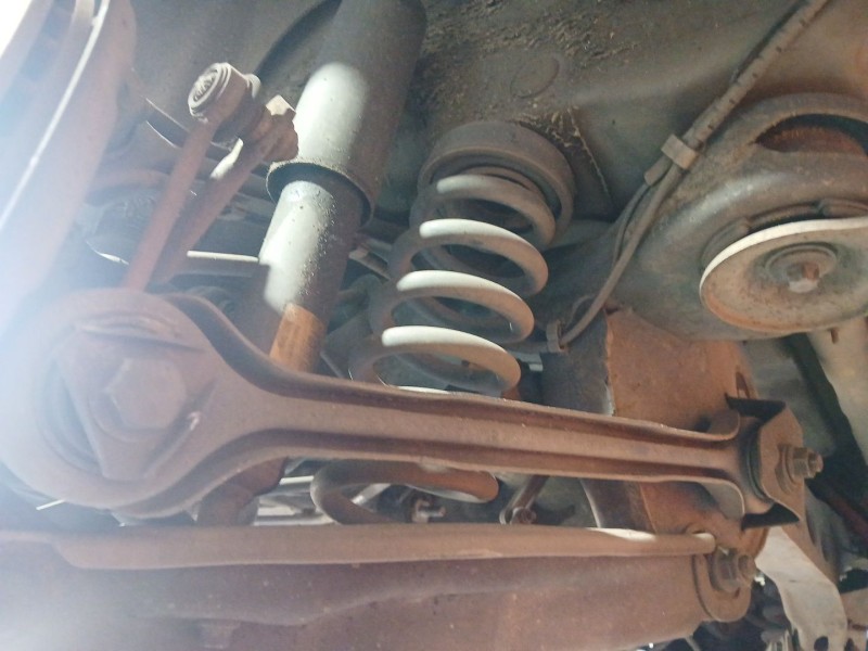 Recambio de brazo suspension inferior trasero izquierdo para bmw 3 (e90) 320 d referencia OEM IAM   