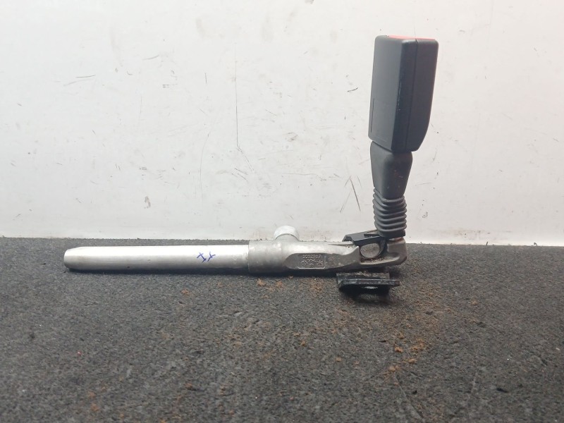Recambio de enganche cinturon trasero izquierdo para bmw 3 (e90) 320 d referencia OEM IAM 3052787  2 PINES