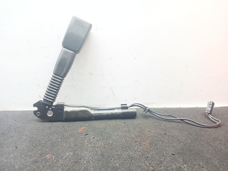 Recambio de enganche cinturon delantero izquierdo para bmw 3 (e90) 320 d referencia OEM IAM 33040940C TRW 4 PINES