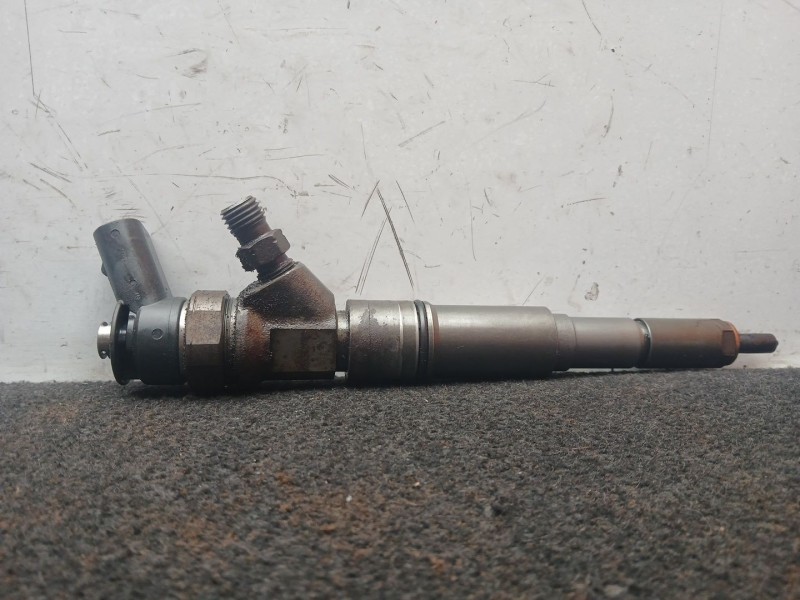 Recambio de inyector para bmw 3 (e90) 320 d referencia OEM IAM 0445110216 - 7793836 BOSCH 