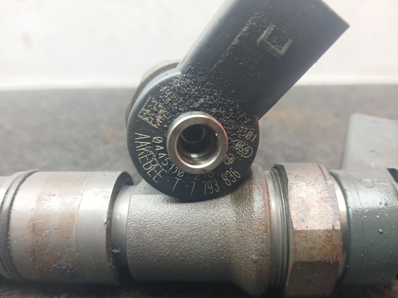 Recambio de inyector para bmw 3 (e90) 320 d referencia OEM IAM 0445110216 - 7793836 BOSCH 