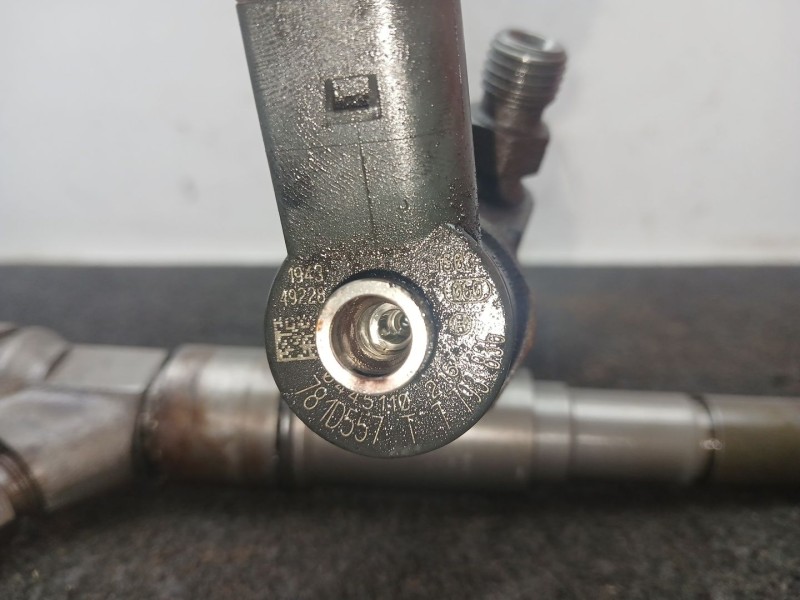 Recambio de inyector para bmw 3 (e90) 320 d referencia OEM IAM 0445110216 - 7793836 BOSCH 