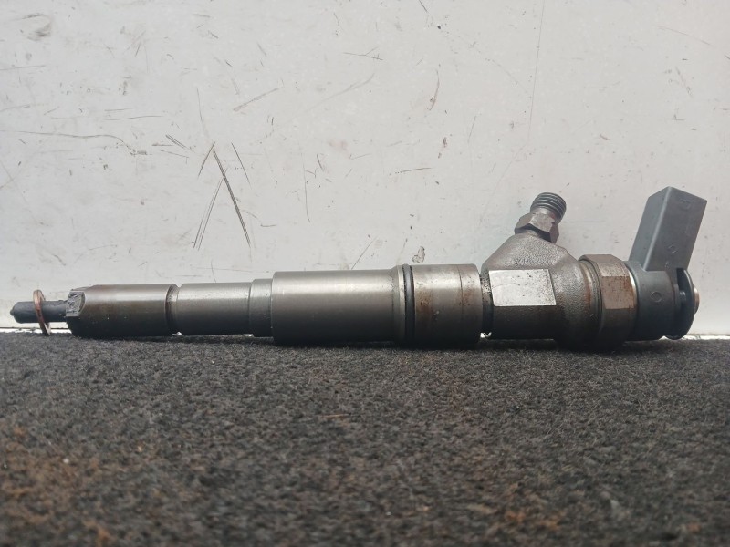 Recambio de inyector para bmw 3 (e90) 320 d referencia OEM IAM 0445110216 - 7793836 BOSCH 