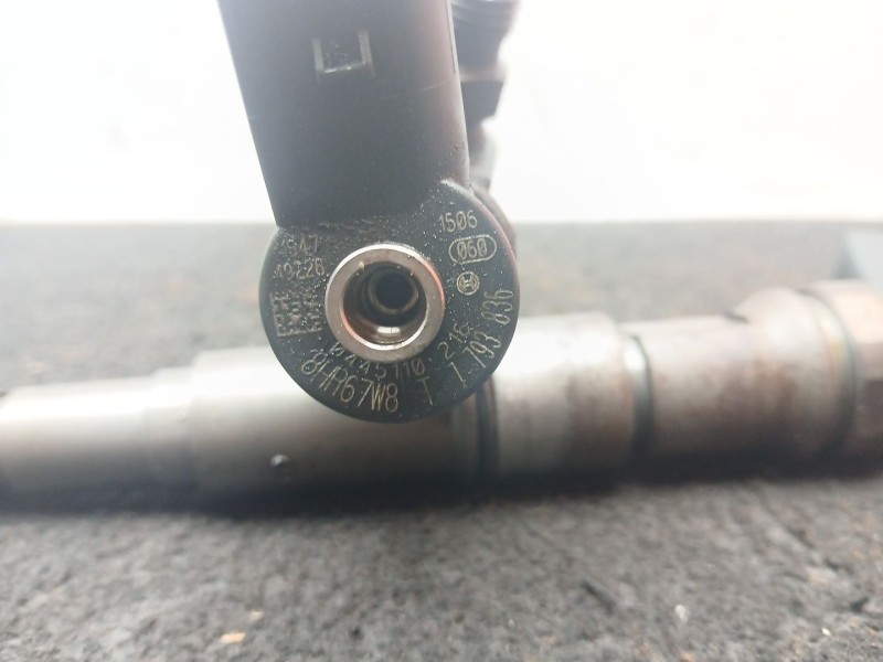 Recambio de inyector para bmw 3 (e90) 320 d referencia OEM IAM 0445110216 - 7793836 BOSCH 