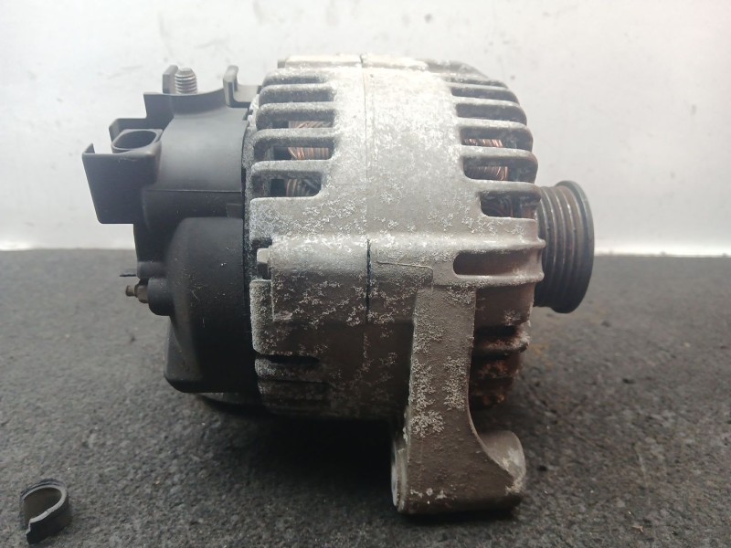 Recambio de alternador para bmw 3 (e90) 320 d referencia OEM IAM 7797519AI01 - TG15C027 - 2543303A VALEO 150AMP