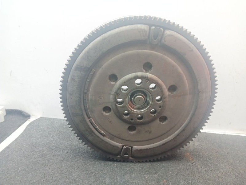 Recambio de volante motor para bmw 3 (e90) 320 d referencia OEM IAM 9519484  