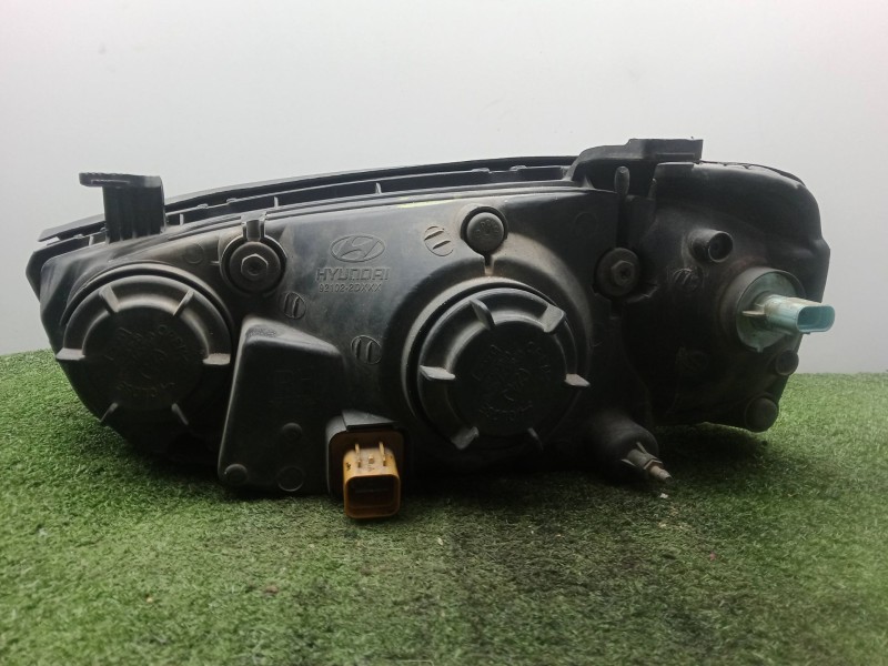 Recambio de faro derecho para hyundai elantra iii sedán (xd) 2.0 crdi referencia OEM IAM   