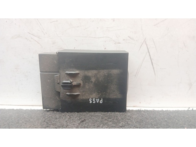 Recambio de modulo electronico para bmw 3 (e90) 320 d referencia OEM IAM 692643301 TEMIC 3 CONECTORES