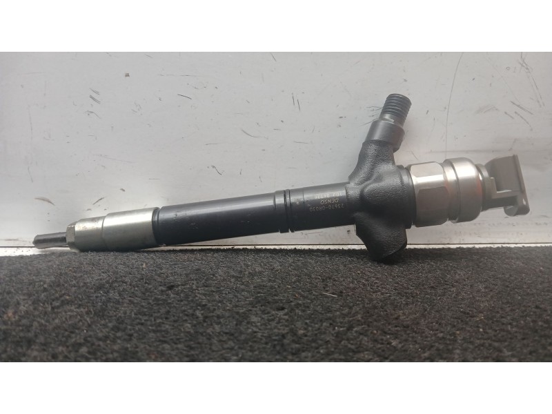 Recambio de inyector para toyota avensis (_t25_) 2.0 d-4d (adt250_) referencia OEM IAM 236700R030 DENSO 