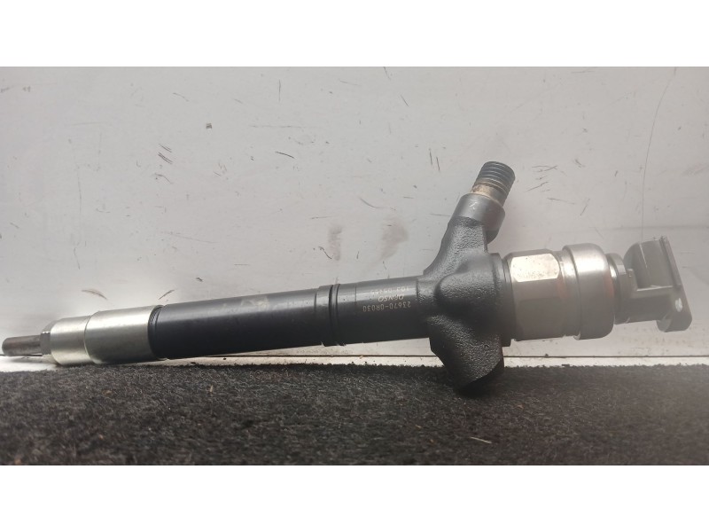 Recambio de inyector para toyota avensis (_t25_) 2.0 d-4d (adt250_) referencia OEM IAM 236700R030 DENSO 