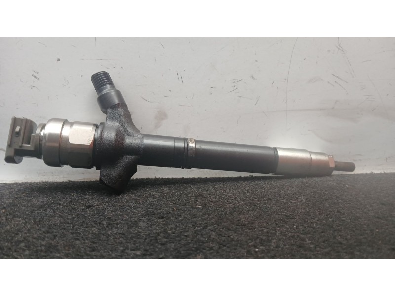 Recambio de inyector para toyota avensis (_t25_) 2.0 d-4d (adt250_) referencia OEM IAM 236700R030 DENSO 