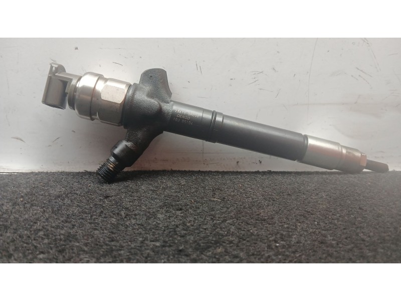 Recambio de inyector para toyota avensis (_t25_) 2.0 d-4d (adt250_) referencia OEM IAM 236700R030 DENSO 