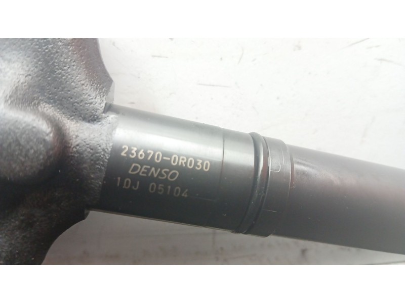 Recambio de inyector para toyota avensis (_t25_) 2.0 d-4d (adt250_) referencia OEM IAM 236700R030 DENSO 