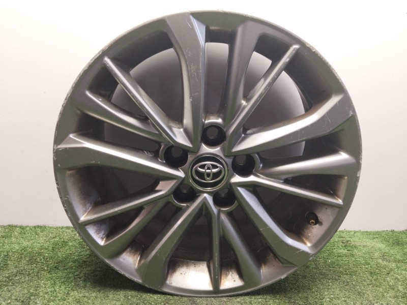 Recambio de llanta para toyota avensis sedán (_t27_) 1.8 (zrt271_) referencia OEM IAM HL810411GY02  17´´PULGADAS