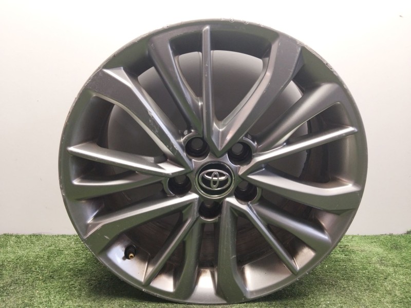 Recambio de llanta para toyota avensis sedán (_t27_) 1.8 (zrt271_) referencia OEM IAM HL810411GY02  17´´PULGADAS