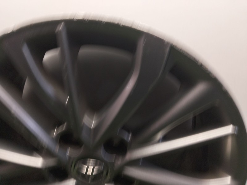 Recambio de llanta para toyota avensis sedán (_t27_) 1.8 (zrt271_) referencia OEM IAM HL810411GY02  17´´PULGADAS