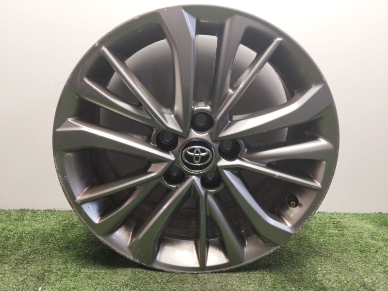 Recambio de llanta para toyota avensis sedán (_t27_) 1.8 (zrt271_) referencia OEM IAM HL810411GY02  17´´PULGADAS