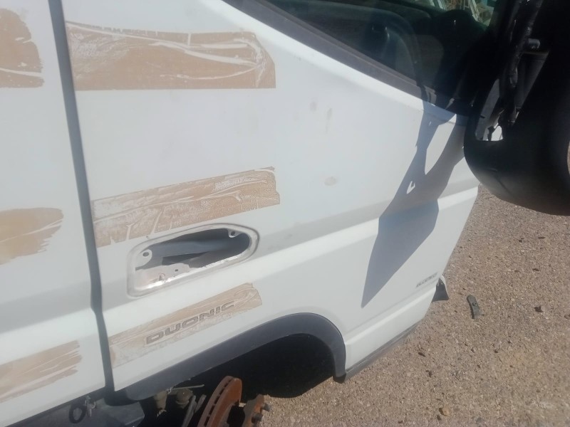 Recambio de puerta delantera derecha para fuso (mitsubishi) canter 7c18 referencia OEM IAM   