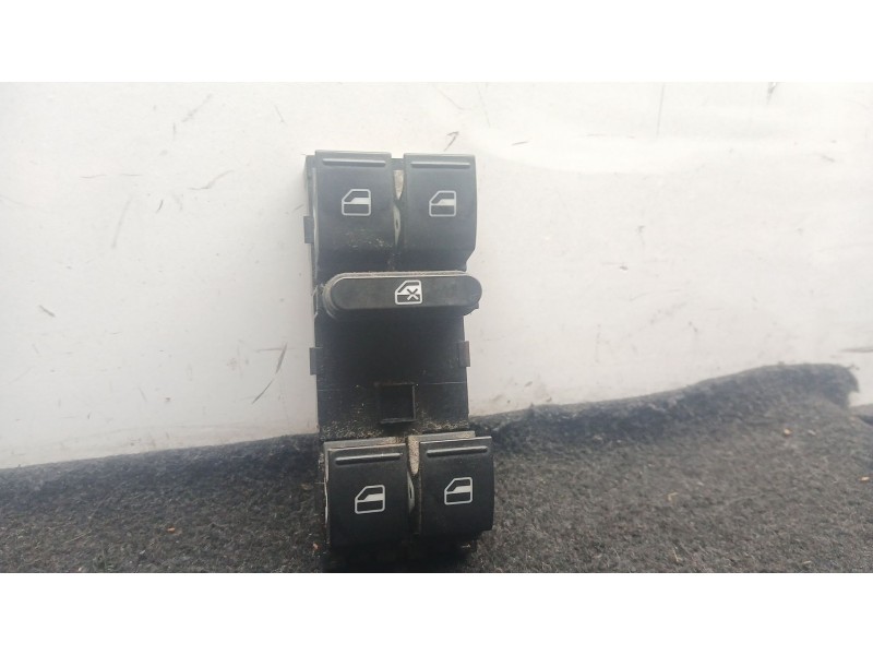 Recambio de mando elevalunas trasero izquierdo para volkswagen golf vi (5k1) 1.6 tdi referencia OEM IAM 5K4868345  