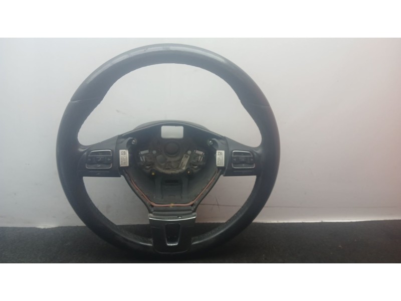 Recambio de volante para volkswagen golf vi (5k1) 1.6 tdi referencia OEM IAM 3063749 CUERO 