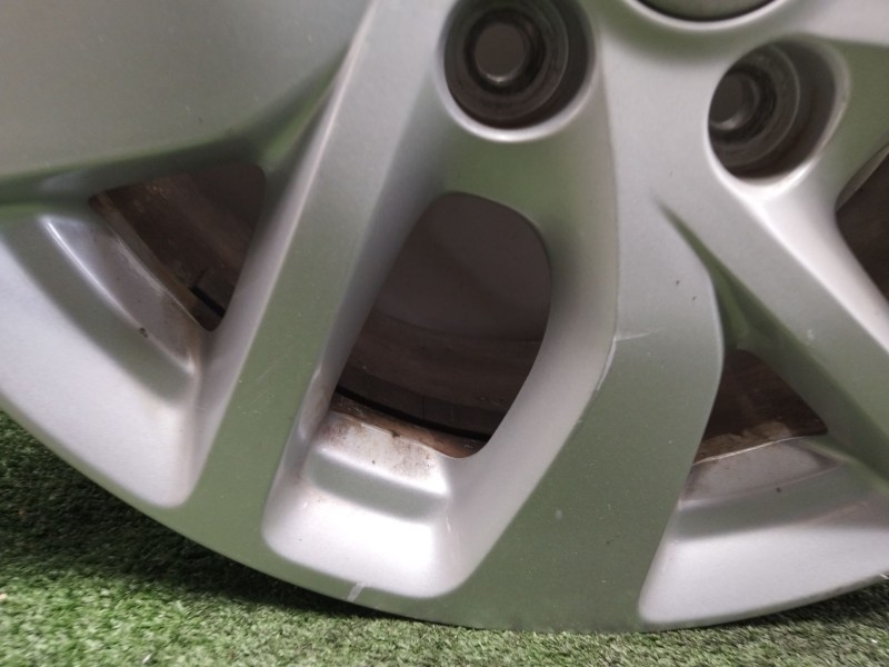 Recambio de llanta para kia carens iv 1.6 gdi referencia OEM IAM 52910A4650  16´´PULGADAS