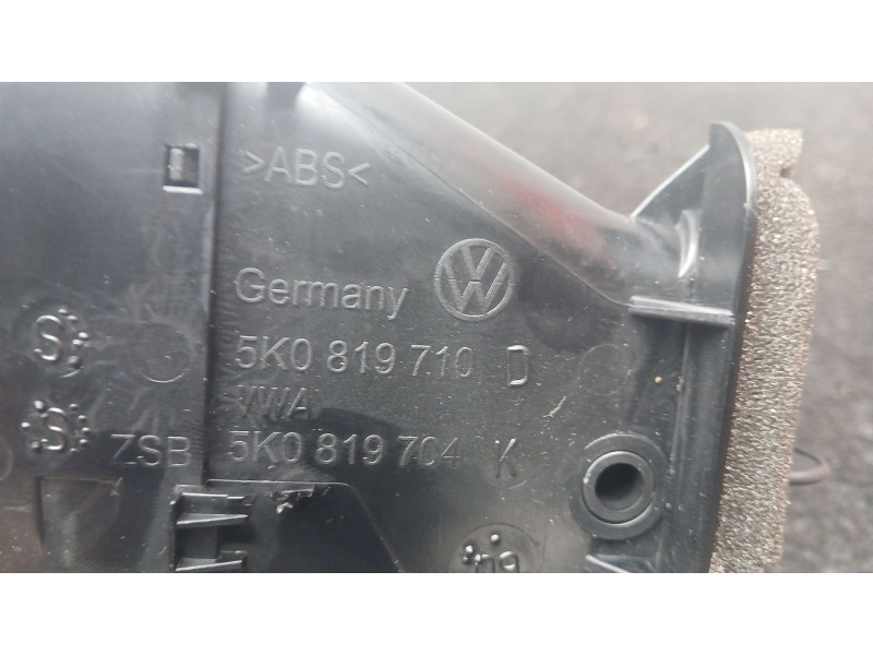 Recambio de aireador delantero derecho para volkswagen golf vi (5k1) 1.6 tdi referencia OEM IAM 5K0819710 - 5K0819704  