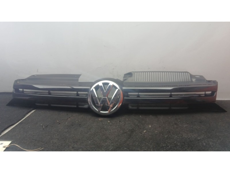 Recambio de rejilla delantera para volkswagen golf vi (5k1) 1.6 tdi referencia OEM IAM 5K0853653 - 5K0853651  