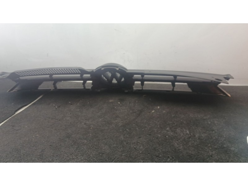 Recambio de rejilla delantera para volkswagen golf vi (5k1) 1.6 tdi referencia OEM IAM 5K0853653 - 5K0853651  