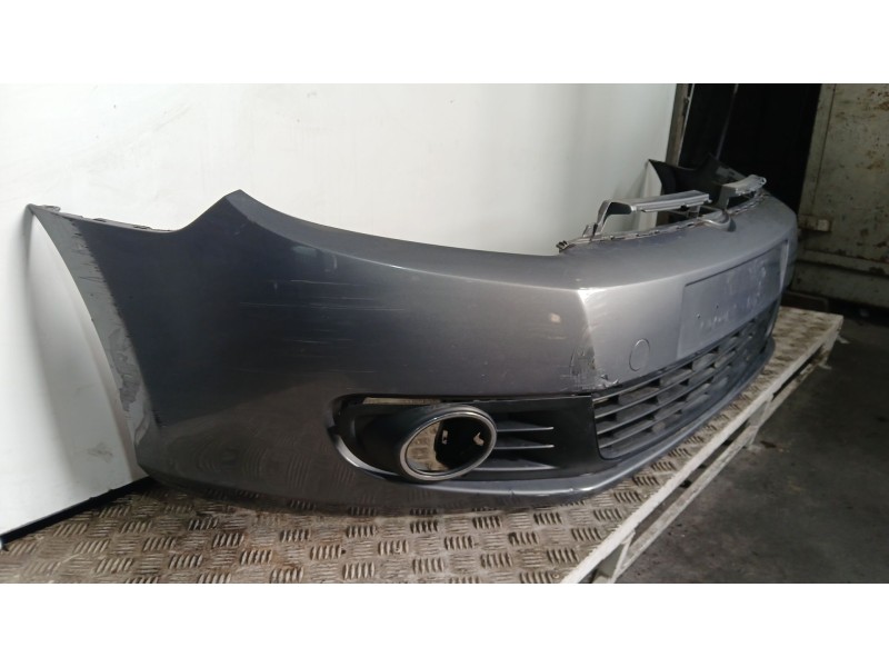 Recambio de paragolpes delantero para volkswagen golf vi (5k1) 1.6 tdi referencia OEM IAM  GRIS 
