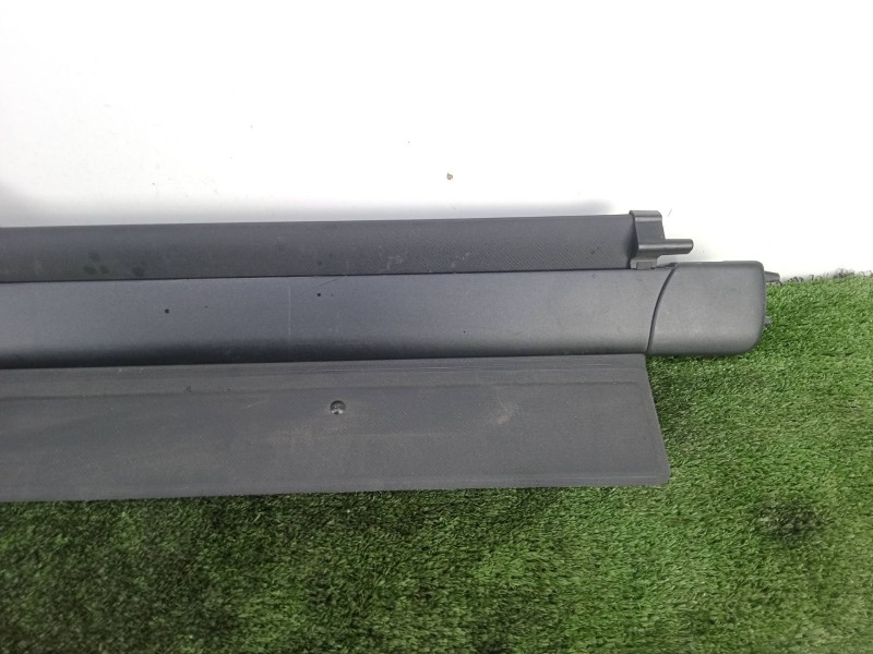 Recambio de bandeja trasera para land rover discovery v (l462) 2.0 sd4 4x4 referencia OEM IAM SIN REFERENCIA ENRROLLABLE NEGRO