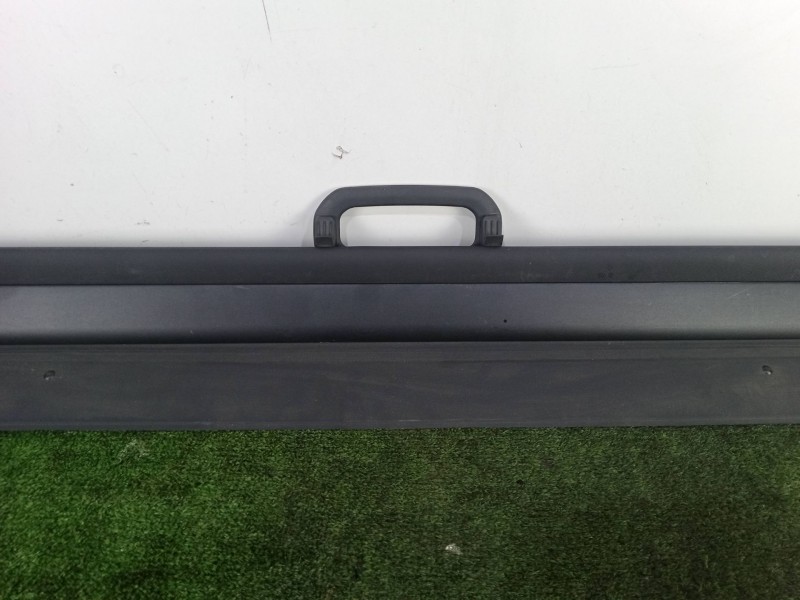 Recambio de bandeja trasera para land rover discovery v (l462) 2.0 sd4 4x4 referencia OEM IAM SIN REFERENCIA ENRROLLABLE NEGRO