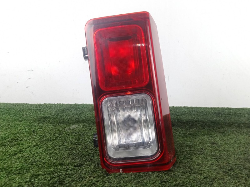 Recambio de piloto trasero izquierdo paragolpes para fiat talento kombi (296) l1h1 1,0t basis (m1) referencia OEM IAM 19C47801L 