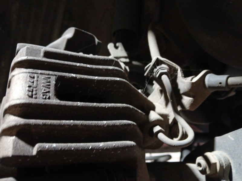 Recambio de pinza freno trasera derecha para volkswagen golf vi (5k1) 1.6 tdi referencia OEM IAM   