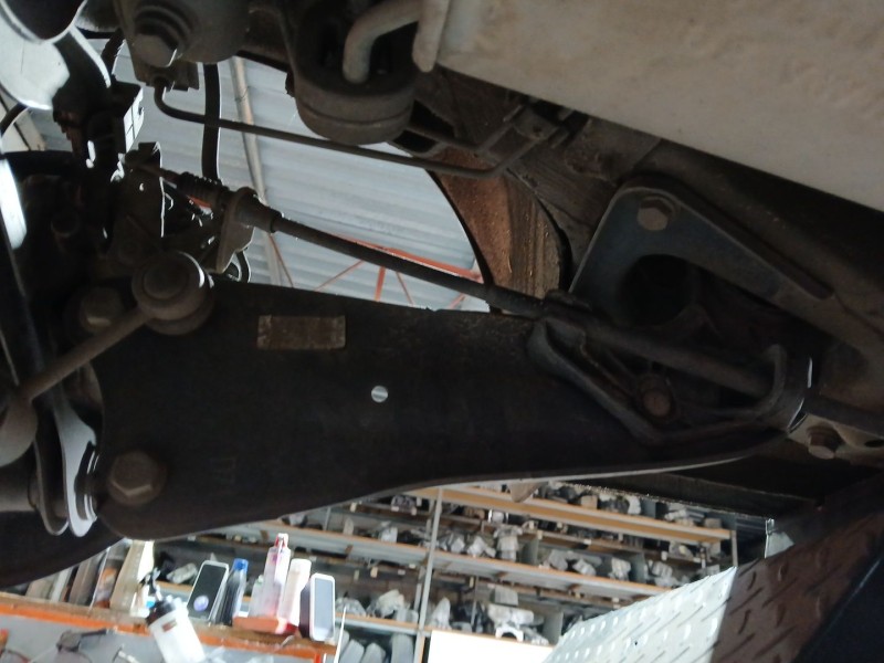 Recambio de brazo suspension inferior trasero izquierdo para volkswagen golf vi (5k1) 1.6 tdi referencia OEM IAM   