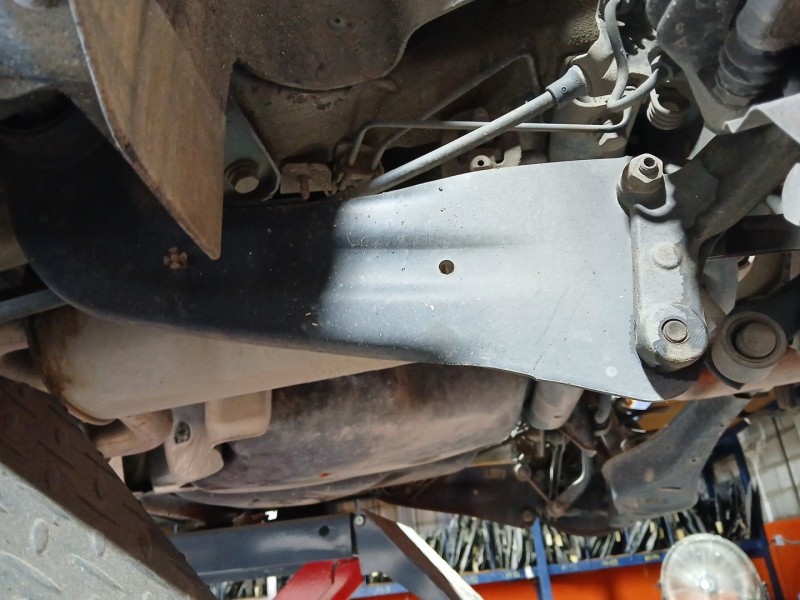 Recambio de brazo suspension inferior trasero izquierdo para volkswagen golf vi (5k1) 1.6 tdi referencia OEM IAM   