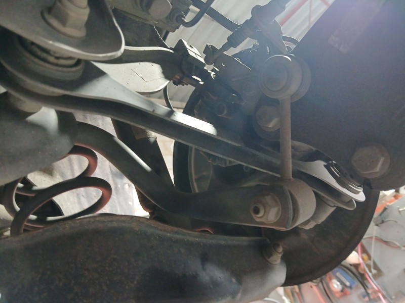 Recambio de brazo suspension inferior trasero izquierdo para volkswagen golf vi (5k1) 1.6 tdi referencia OEM IAM   
