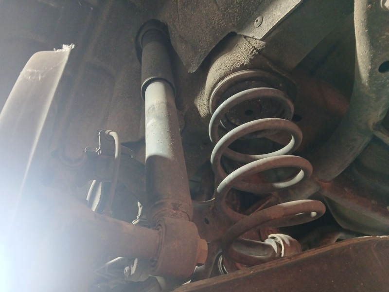 Recambio de amortiguador trasero izquierdo para volkswagen golf vi (5k1) 1.6 tdi referencia OEM IAM   