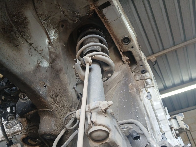 Recambio de amortiguador delantero izquierdo para volkswagen golf vi (5k1) 1.6 tdi referencia OEM IAM   