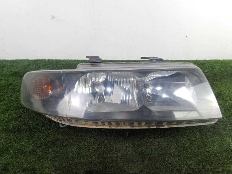 Recambio de faro derecho para seat leon (1m1) 1.9 tdi referencia OEM IAM SIN REFERENCIA HALOGENO 