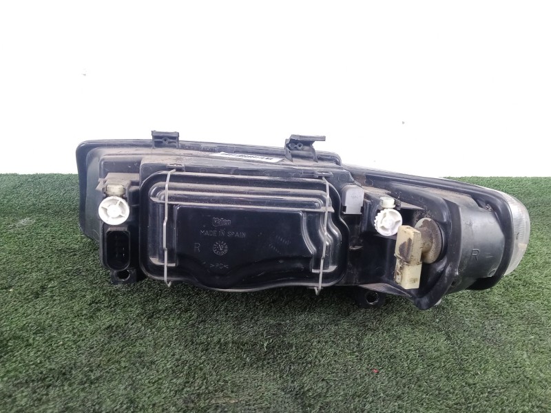 Recambio de faro derecho para seat leon (1m1) 1.9 tdi referencia OEM IAM SIN REFERENCIA HALOGENO 