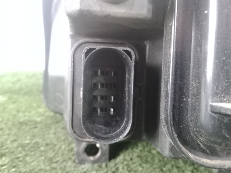 Recambio de faro derecho para seat leon (1m1) 1.9 tdi referencia OEM IAM SIN REFERENCIA HALOGENO 