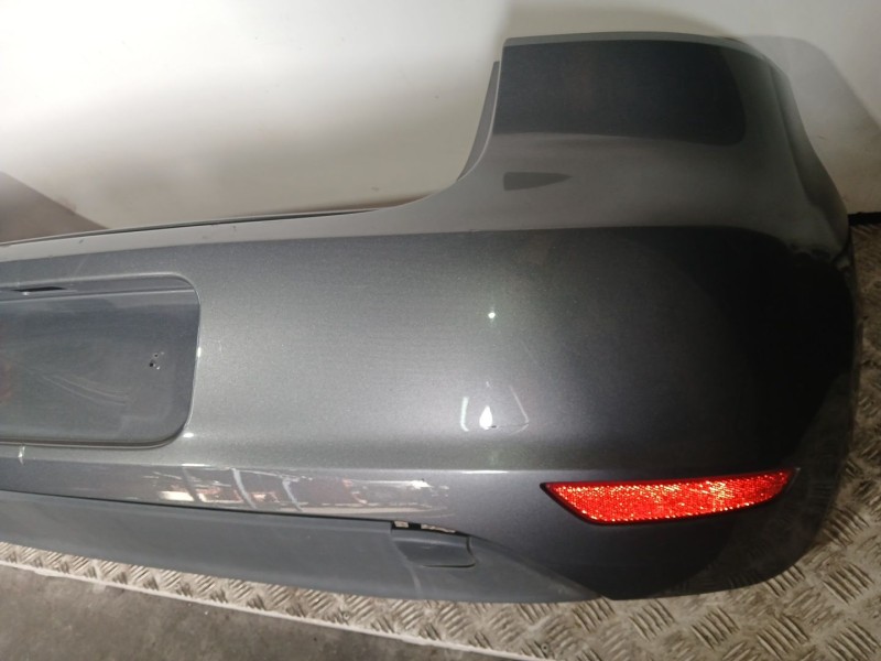 Recambio de paragolpes trasero para volkswagen golf vi (5k1) 1.6 tdi referencia OEM IAM  GRIS 