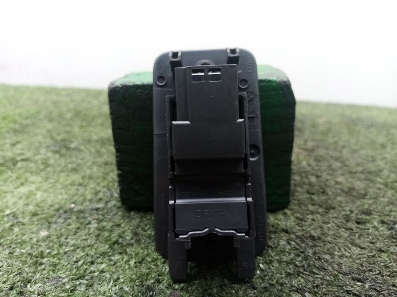 Recambio de mando elevalunas trasero derecho para land rover discovery v (l462) 2.0 sd4 4x4 referencia OEM IAM SIN REFERENCIA  