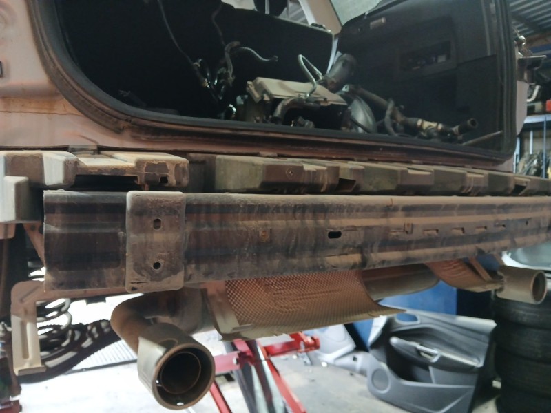 Recambio de refuerzo paragolpes trasero para ford kuga ii (dm2) 1.5 ecoboost 4x4 referencia OEM IAM   