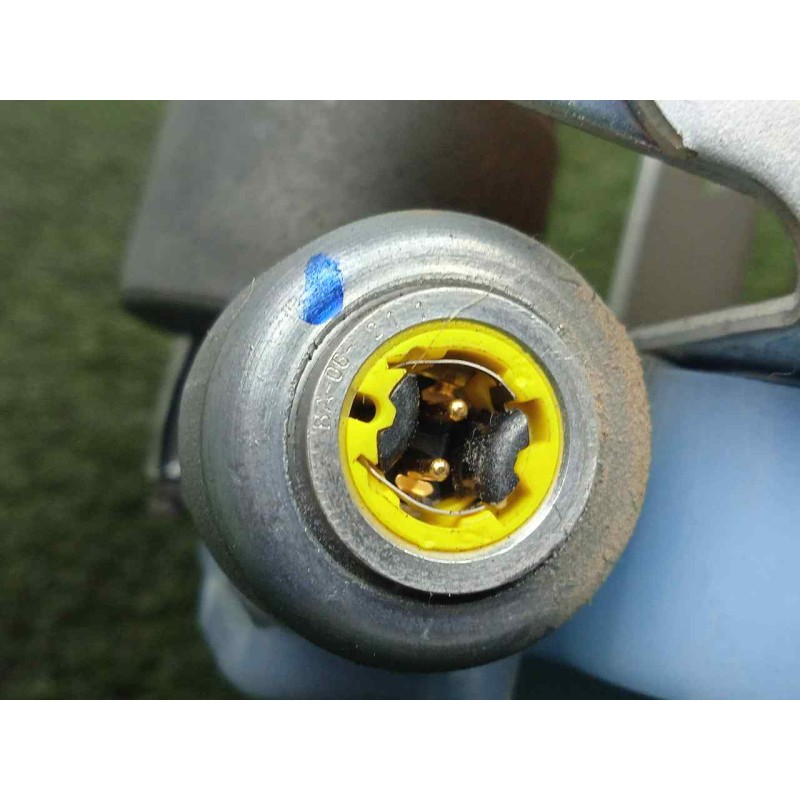 Recambio de cinturon seguridad delantero derecho para kia sorento 2.5 crdi referencia OEM IAM 888203E010CY  