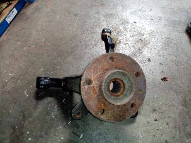 Recambio de mangueta delantera izquierda para renault master ii phase 2 combi 1.9 diesel referencia OEM IAM   