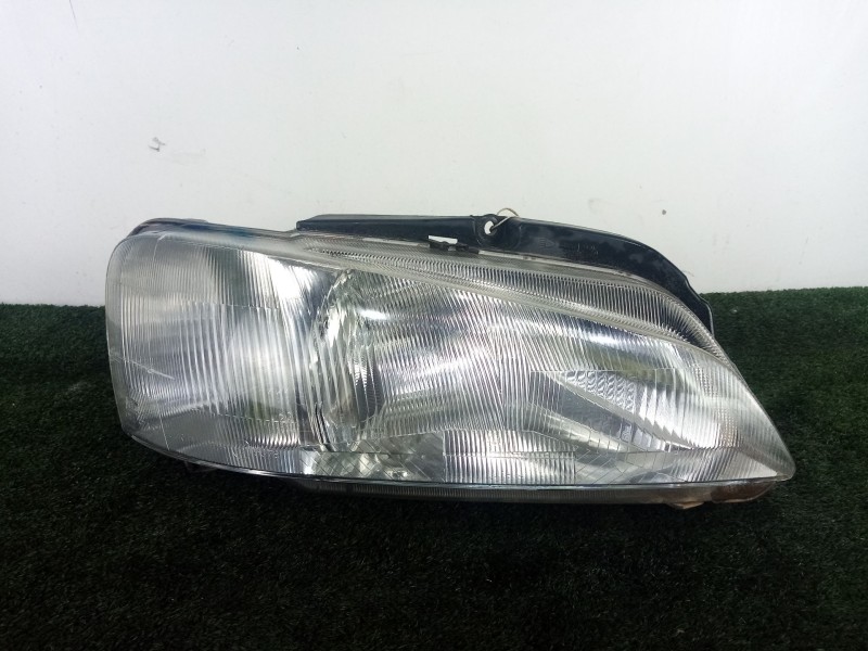 Recambio de faro derecho para peugeot 106 ii (1a_, 1c_) 1.5 d referencia OEM IAM SIN REFERENCIA 96-99 
